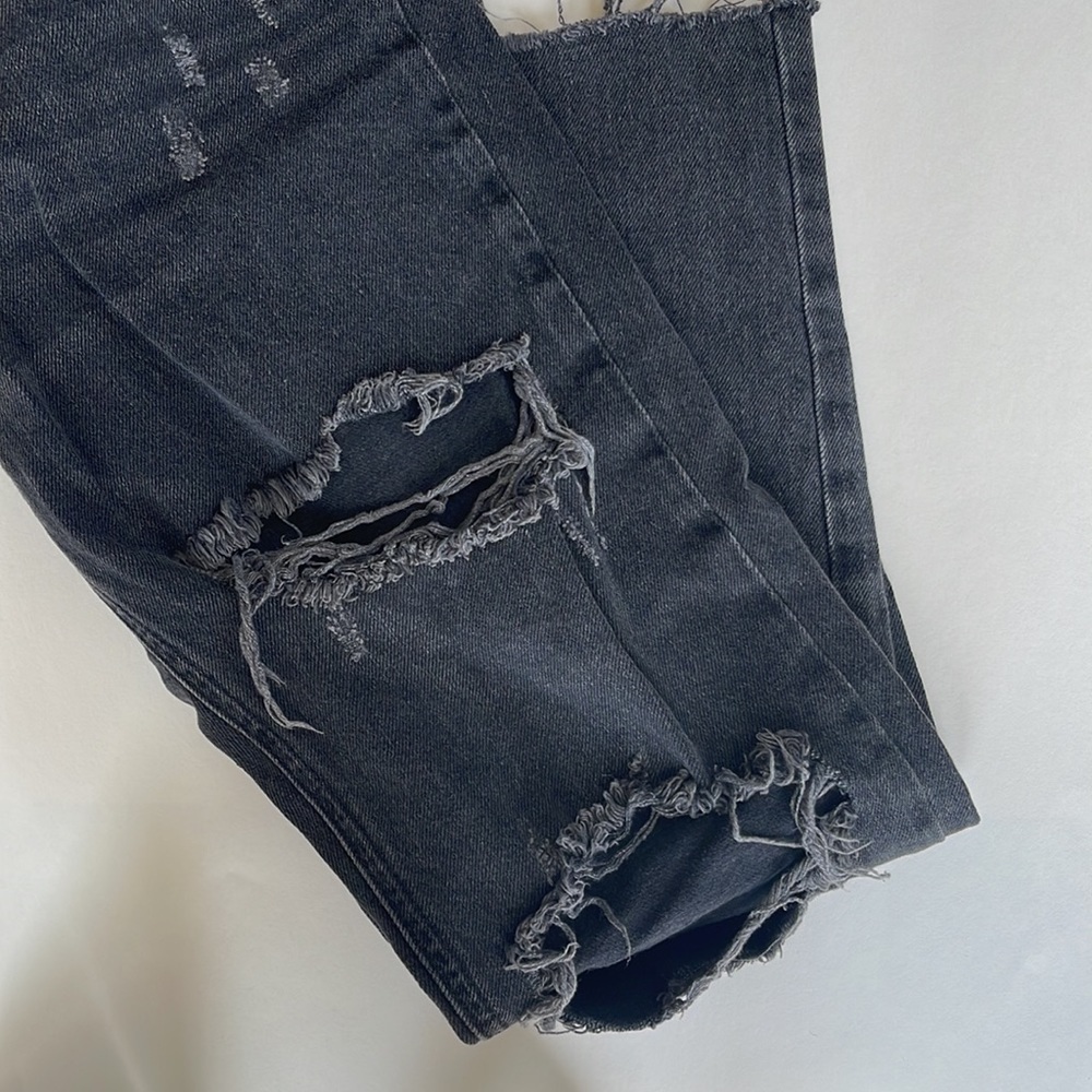 Forever 21 Black Distressed/Ripped Straight Leg Jeans Size Small - Picture 4 of 5